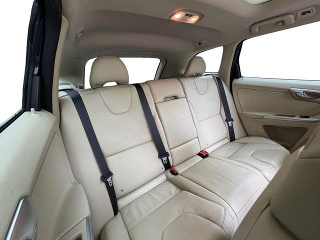 Photo of 2010 Barents Blue Metallic Volvo XC60