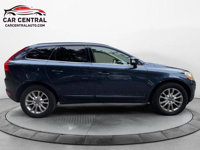 Photo of 2010 Barents Blue Metallic Volvo XC60