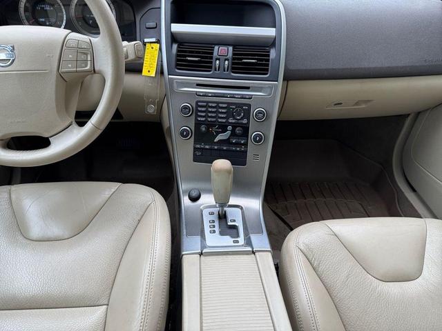 Photo of 2010 Barents Blue Metallic Volvo XC60