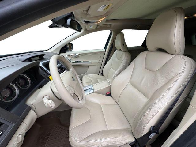 Photo of 2010 Barents Blue Metallic Volvo XC60