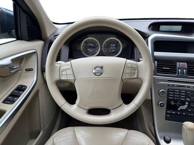 Photo of 2010 Barents Blue Metallic Volvo XC60