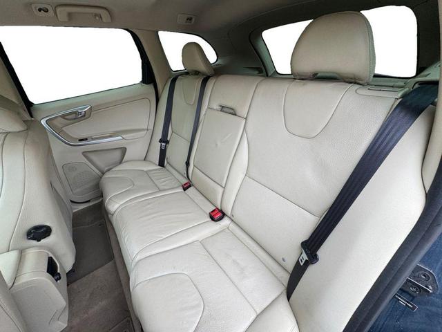 Photo of 2010 Barents Blue Metallic Volvo XC60