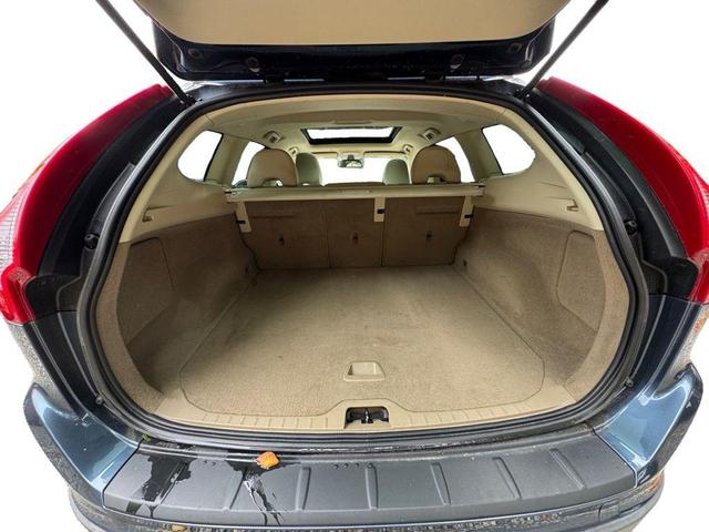 Photo of 2010 Barents Blue Metallic Volvo XC60