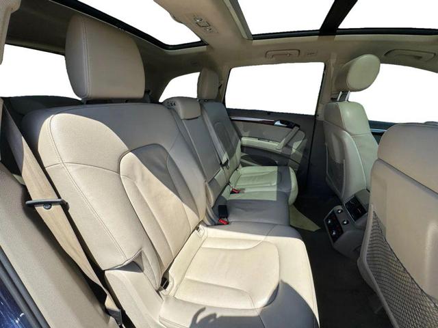 Photo of 2015 Blue Audi Q7