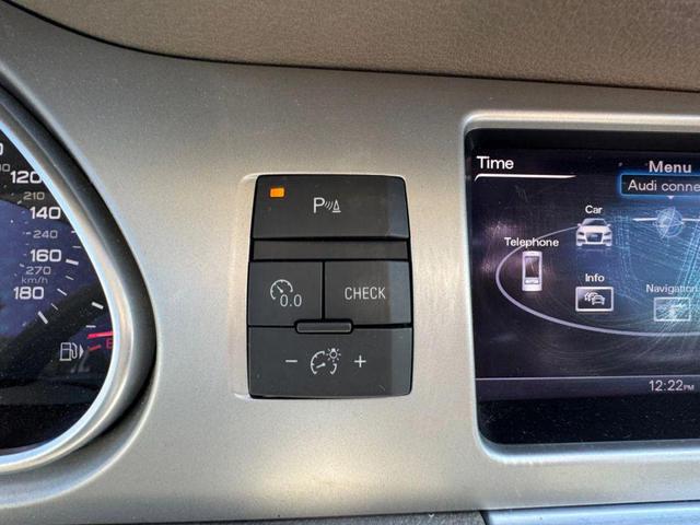 Photo of 2015 Blue Audi Q7