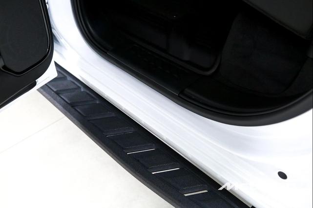 Photo of 2025 Summit White GMC Sierra 2500