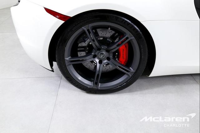 Photo of 2016 Pearl White McLaren 650S