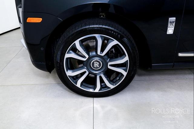 Photo of 2022 Black Rolls-Royce Cullinan