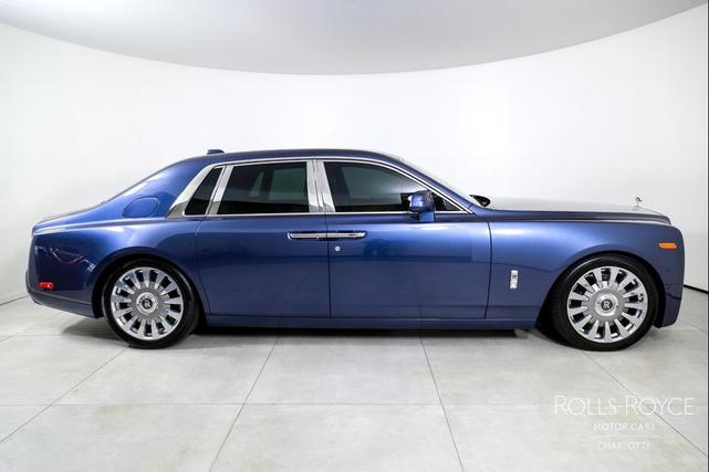 Photo of 2019 Blue Rolls-Royce Phantom