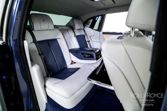 Photo of 2019 Blue Rolls-Royce Phantom