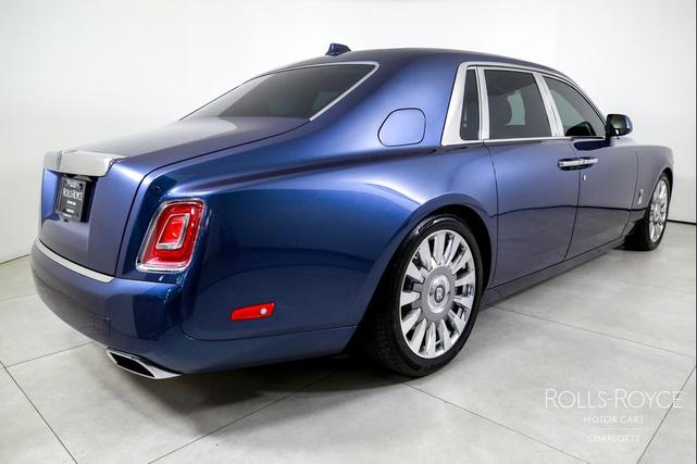Photo of 2019 Blue Rolls-Royce Phantom