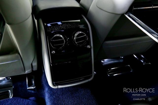 Photo of 2019 Blue Rolls-Royce Phantom