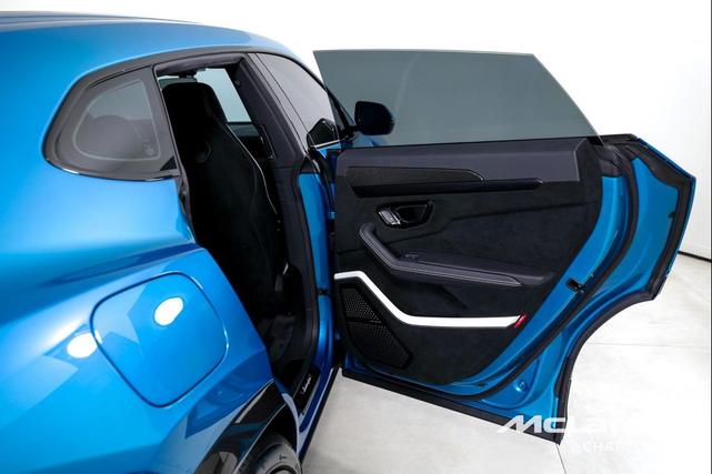 Photo of 2023 Blu Uranus Lamborghini Urus