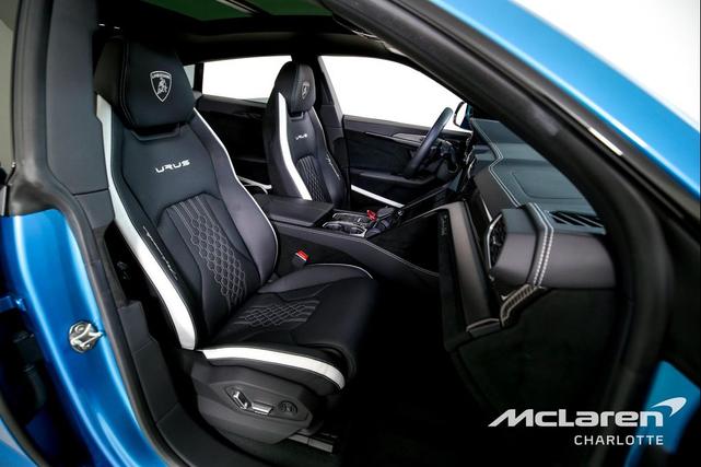 Photo of 2023 Blu Uranus Lamborghini Urus