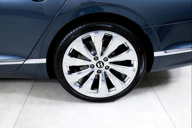 Photo of 2021 Gray Bentley Flying Spur