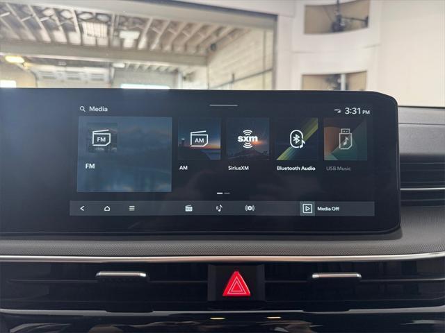 Photo of 2025 Aurora Black Pearl Kia K5
