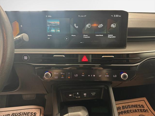 Photo of 2025 Aurora Black Pearl Kia K5