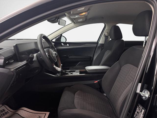 Photo of 2025 Aurora Black Pearl Kia K5