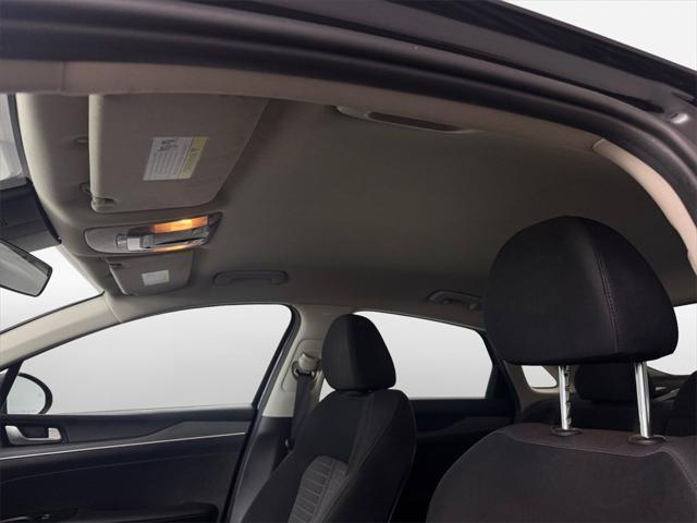 Photo of 2025 Aurora Black Pearl Kia K5