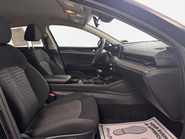 Photo of 2025 Aurora Black Pearl Kia K5