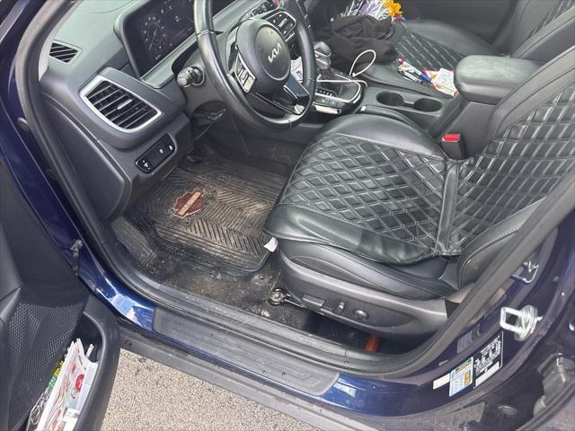Photo of 2024 Dark Ocean Blue Kia Seltos
