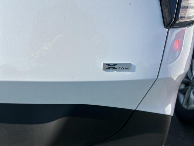 Photo of 2023 Glacial White Pearl Kia Sportage