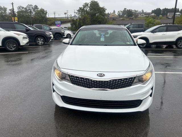Photo of 2016 Snow White Pearl Kia Optima