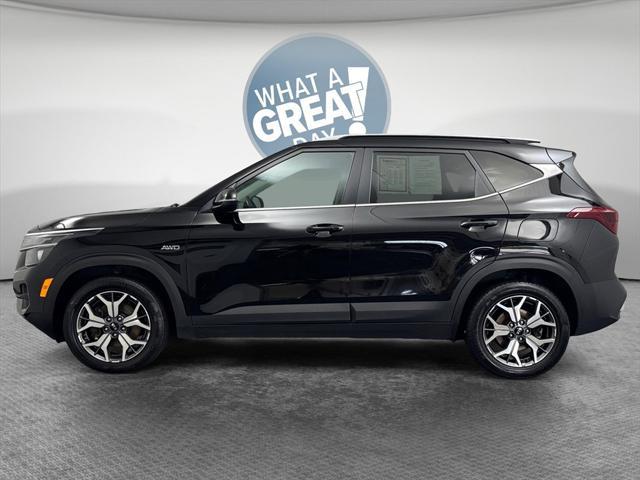 Photo of 2021 Cherry Black Kia Seltos