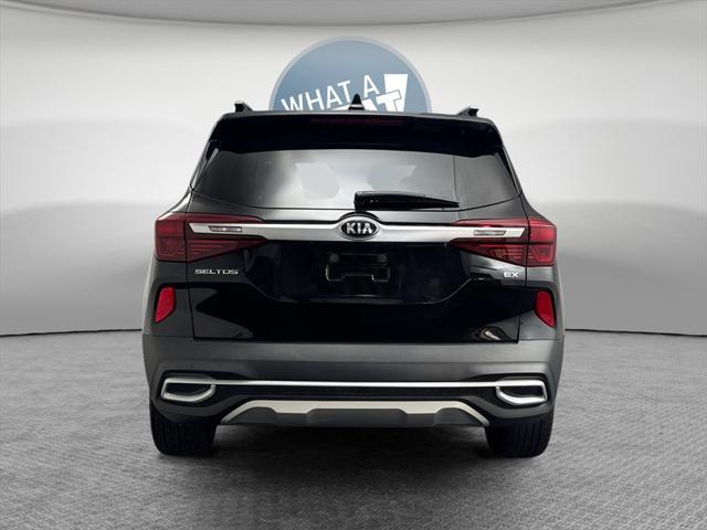 Photo of 2021 Cherry Black Kia Seltos