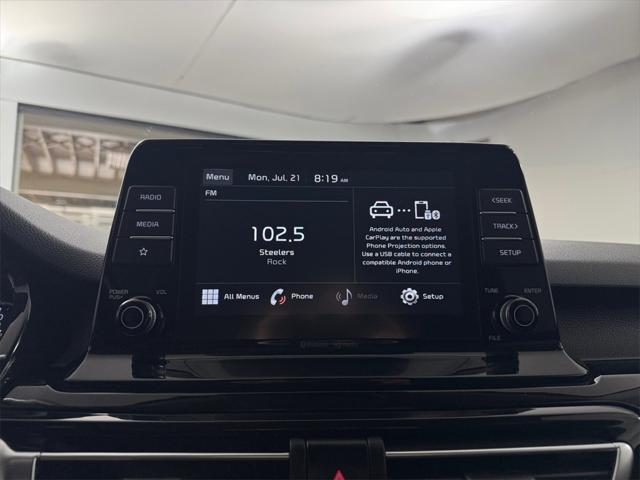 Photo of 2021 Cherry Black Kia Seltos