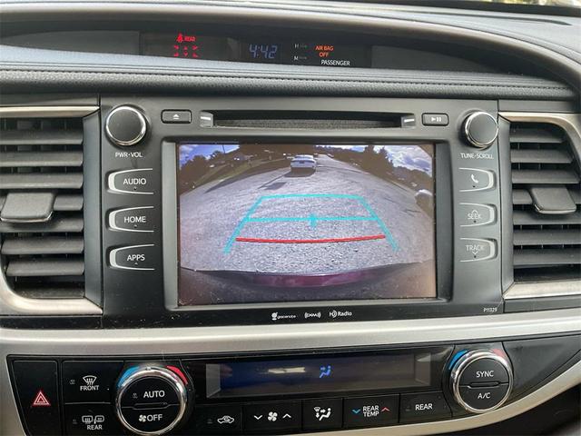 Photo of 2017 Ooh La La Rouge Mica Toyota Highlander