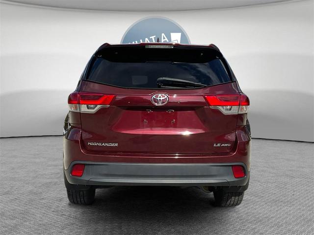 Photo of 2017 Ooh La La Rouge Mica Toyota Highlander