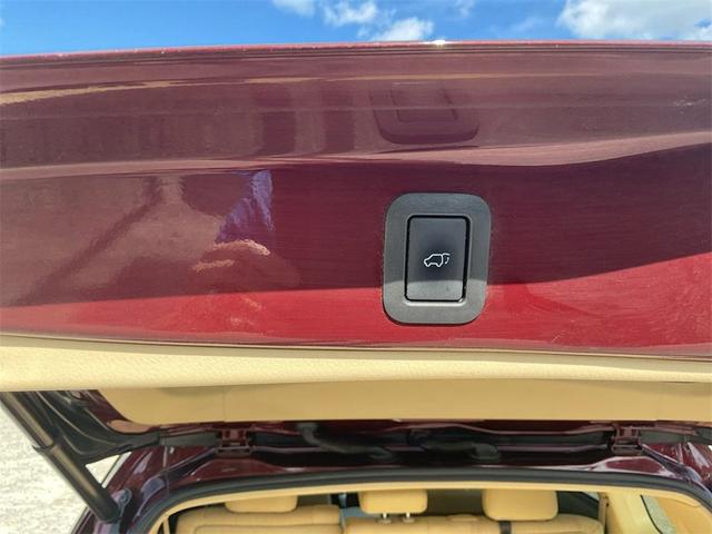 Photo of 2017 Ooh La La Rouge Mica Toyota Highlander