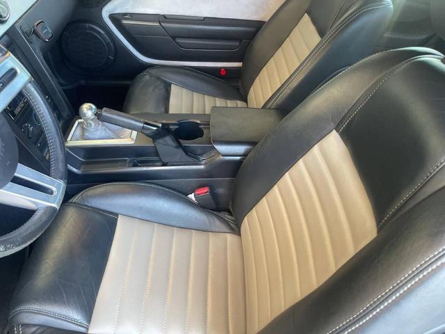 Photo of 2007 Silver Ford Mustang