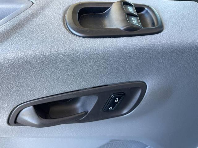 Photo of 2016 White Ford Transit-350