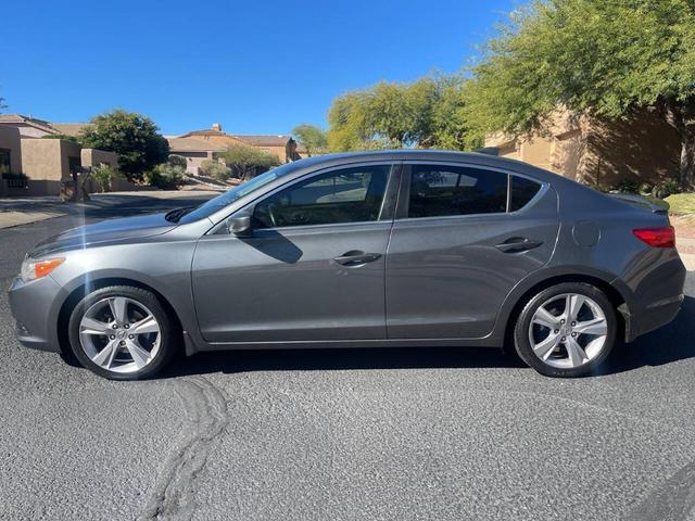 Photo of 2014 Gray Acura ILX