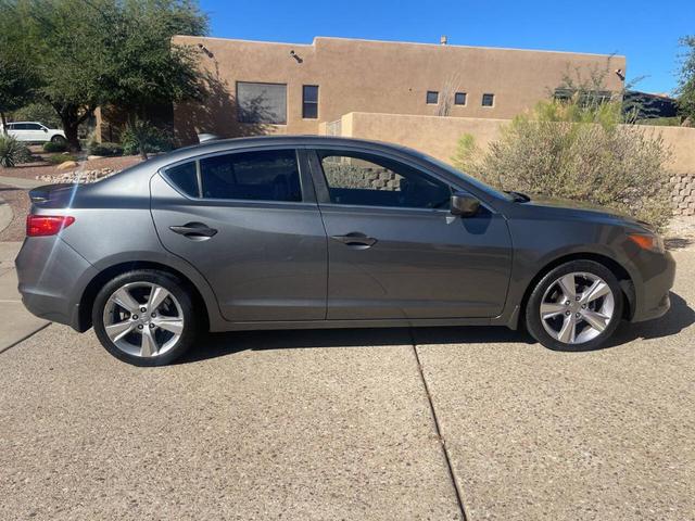 Photo of 2014 Gray Acura ILX