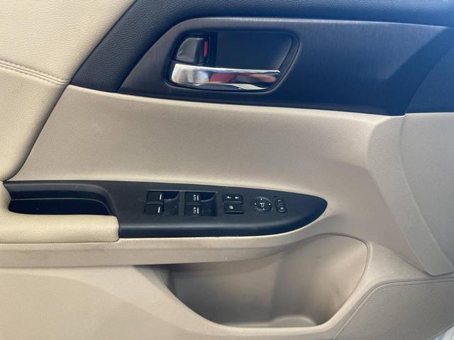 Photo of 2014 White Honda Accord