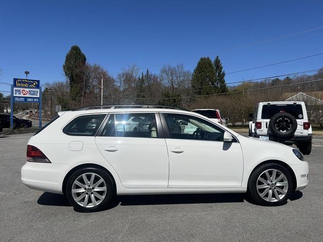 Photo of 2012 Candy White Volkswagen Jetta SportWagen