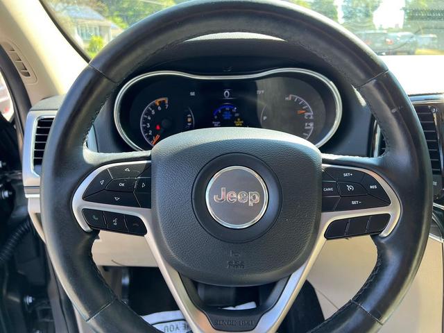 Photo of 2019 Granite Crystal Metallic Clearcoat Jeep Grand Cherokee