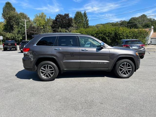 Photo of 2019 Granite Crystal Metallic Clearcoat Jeep Grand Cherokee
