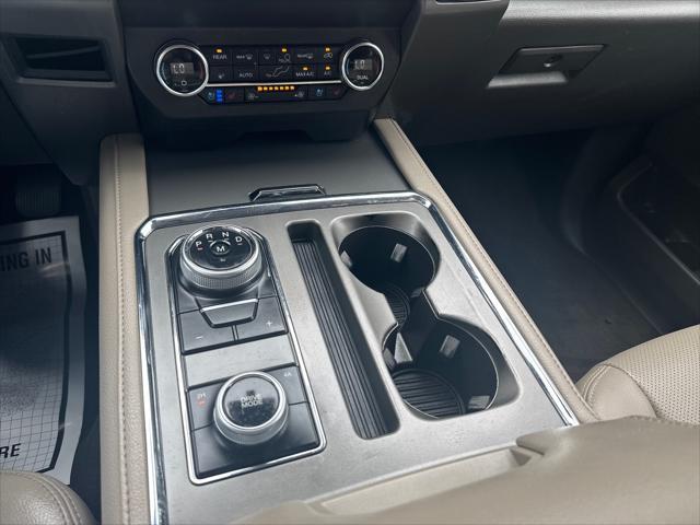 Photo of 2020 Star White Metallic Tri-Coat Ford Expedition