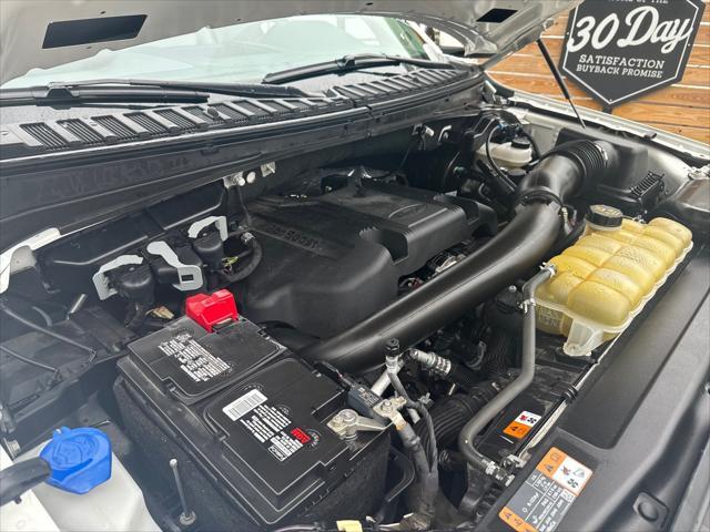Photo of 2020 Star White Metallic Tri-Coat Ford Expedition