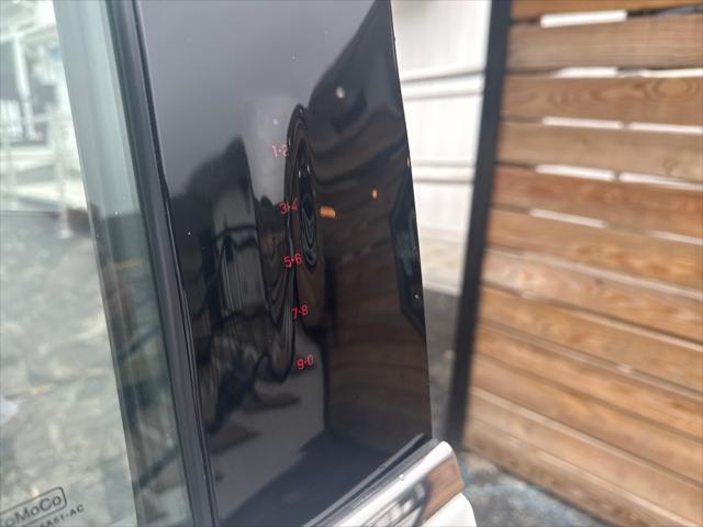Photo of 2020 Star White Metallic Tri-Coat Ford Expedition
