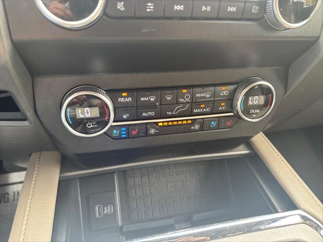 Photo of 2020 Star White Metallic Tri-Coat Ford Expedition