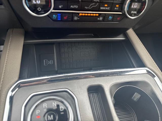Photo of 2020 Star White Metallic Tri-Coat Ford Expedition