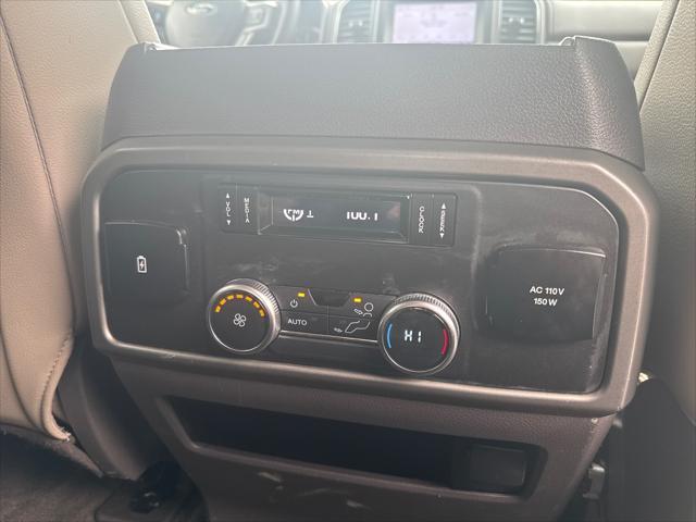 Photo of 2020 Star White Metallic Tri-Coat Ford Expedition