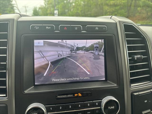 Photo of 2020 Star White Metallic Tri-Coat Ford Expedition