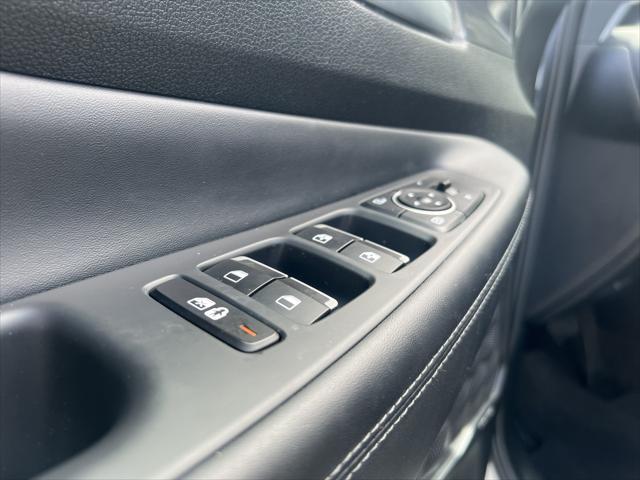 Photo of 2022 Quartz White Hyundai SANTA FE