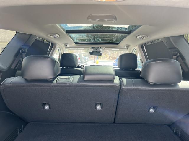 Photo of 2022 Quartz White Hyundai SANTA FE